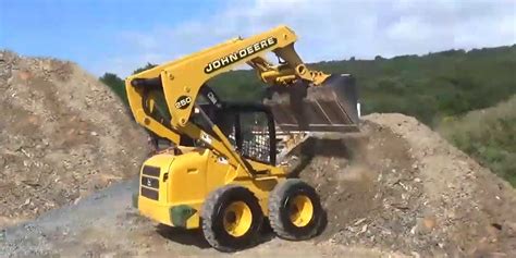 john deere skid steer capacity